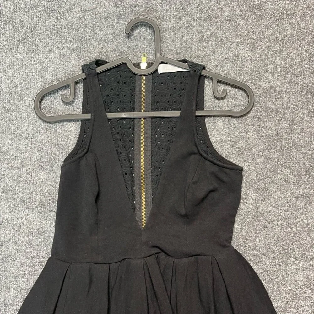Talulah Womens A Line Dress Black Pleated Mini V Neck Sleeveless Lace XS - Picture 4 of 8
